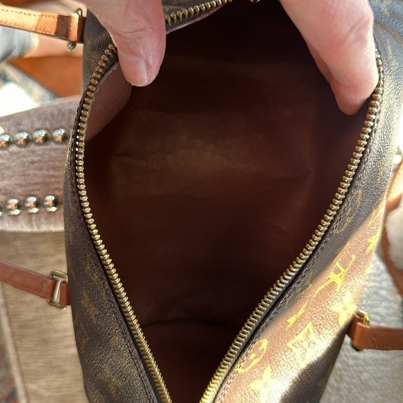 Louis Vuitton Monogram Papillon 26 Handbag - Picture 10 of 11